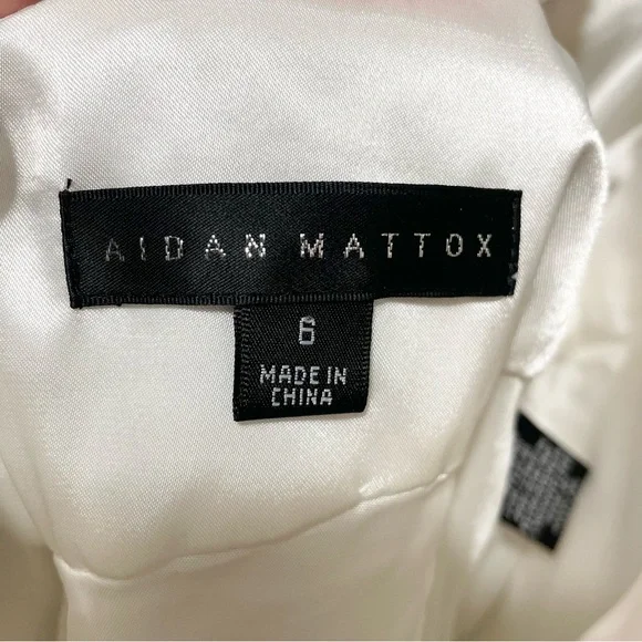 AIDAN MATTOX SILK IVORY BEADED KEYHOLE NECK EVENING GOWN SIZE 6 - Picture 12 of 13